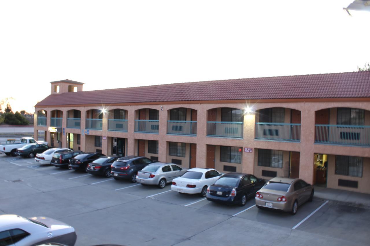 Travelers Inn Castro Valley Camera foto